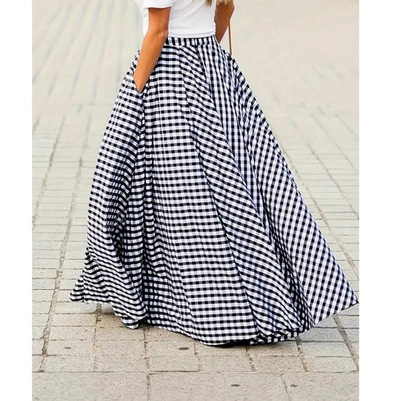Classic Gingham High Waisted Flowy Maxi Skirt - Picture 3 of 4